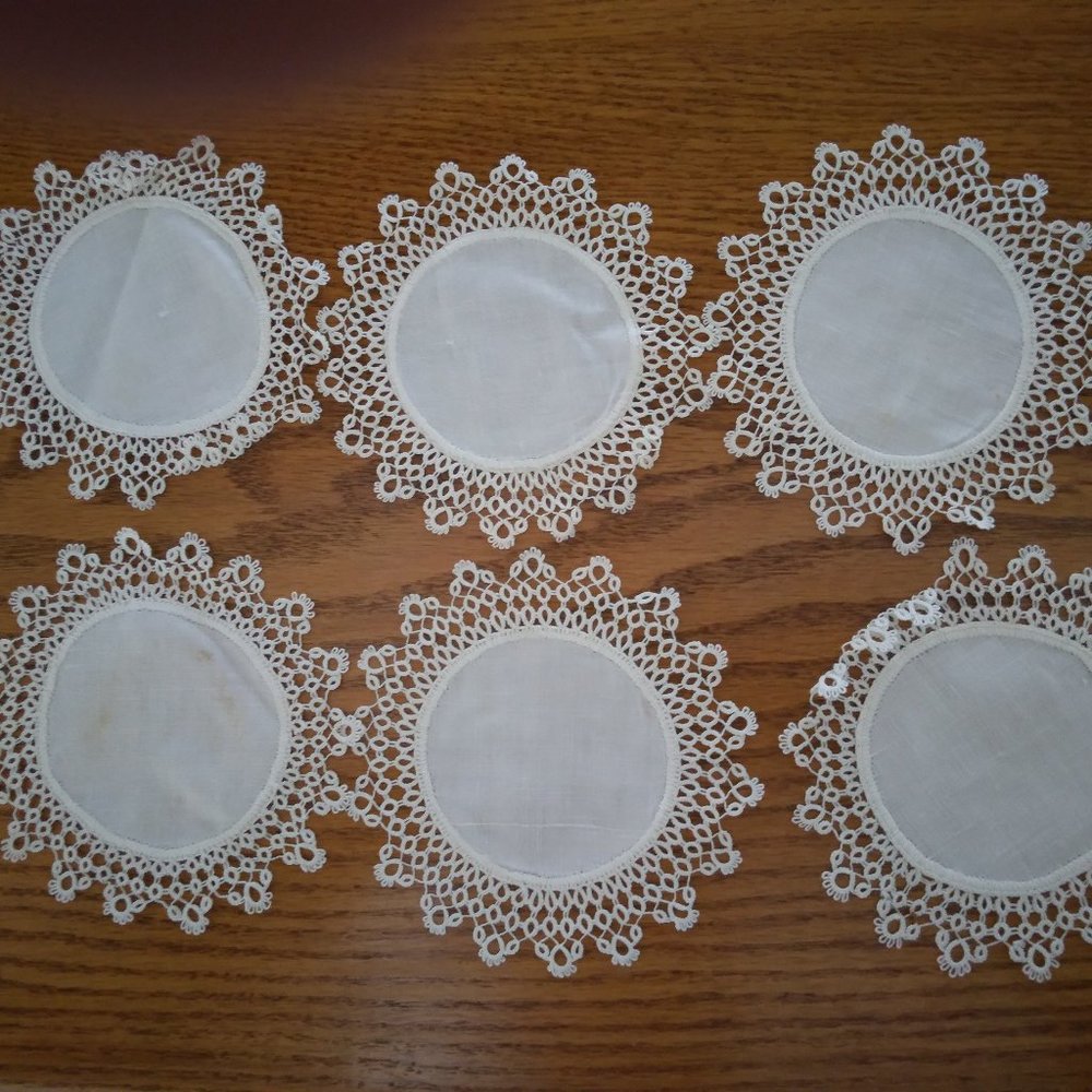 6 Vintage Doilies, 5" Diameter - Picture 3 of 4